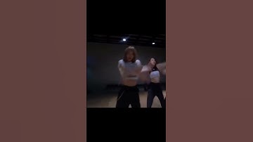 trying this skz with lisa #lalisa #teamlisa #lisa #lisaupdates #lisaglobalitgirl #lisaqueen #lilies