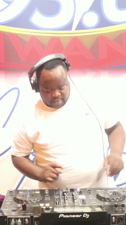 Dj Pentse rocking: Oscar Mbo - Vuka ft jazzworx & Thukuthela 🚀🔥🔥🔥 #3step #dj #afrohouse