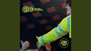 Video thumbnail of "Peat and Diesel - Cò Leig a-mach Thu (Live)"