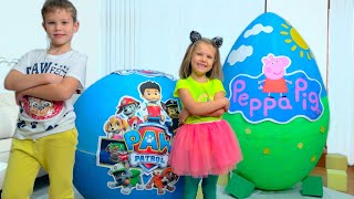 Дети не поделили игрушки Свинки и Щенячего Патруля в огромных яйцах / Giant toy eggs with surprise