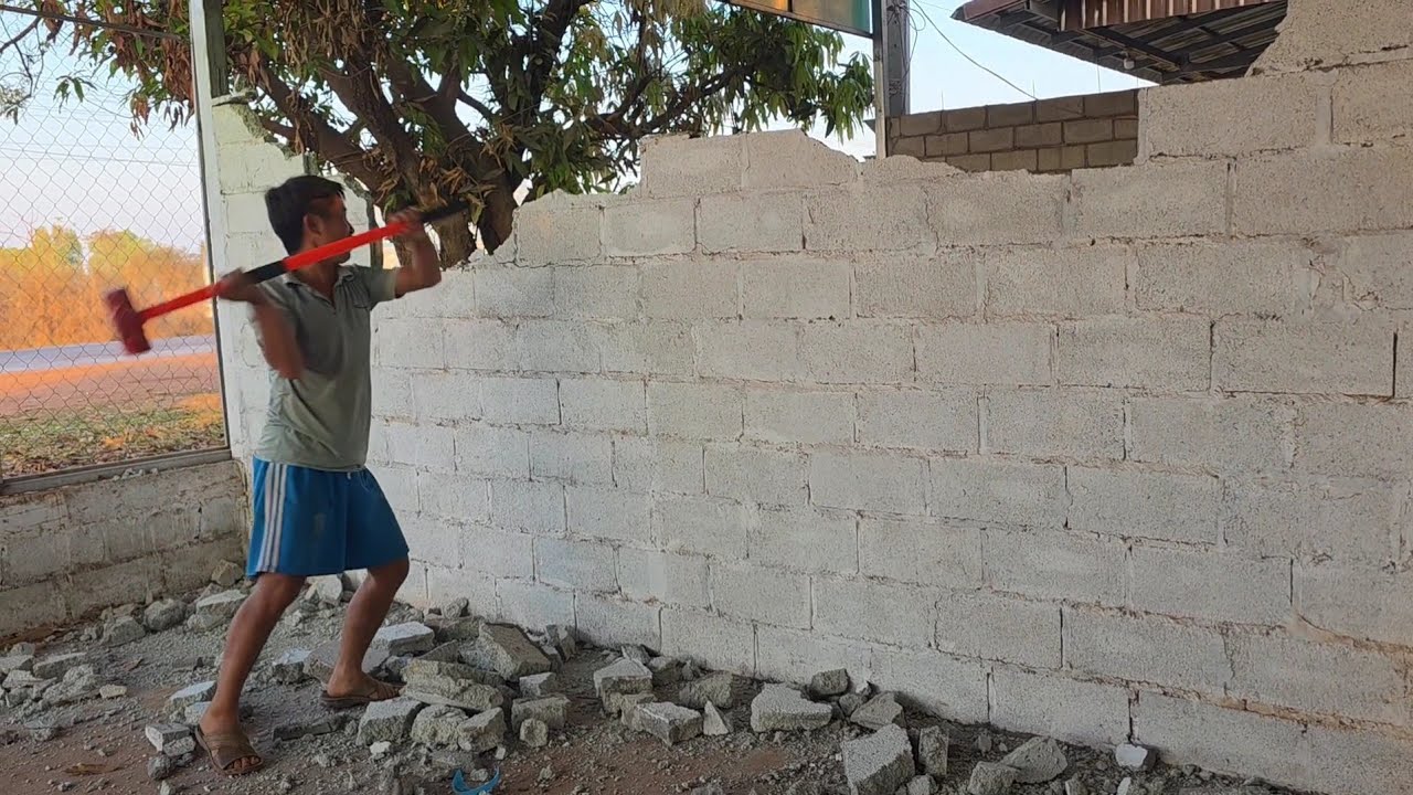 Ntaus Phab Ntsa Tsev 