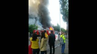 При пожаре в ночном клубе в Алматы сгорели букмекерская контора и обменный пункт(Уважаемые посетители! Просим вас ознакомиться с Соглашением об использовании материалов информационного..., 2016-05-25T02:51:11.000Z)