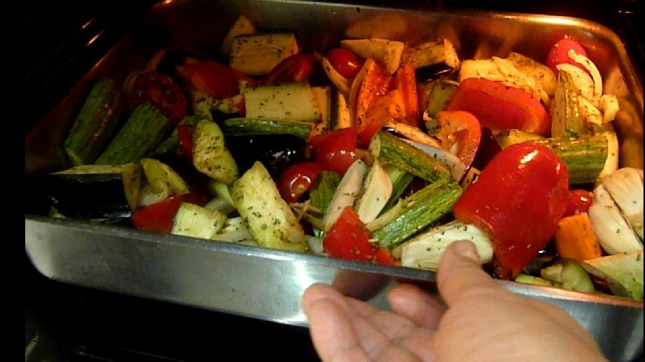 Как приготовить запеченные овощи. Овощи в духовке. Печёные овощи в духовке. Овощи крупными кусками. Запекание овощей в духовке.