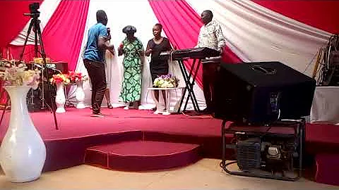 Umeinuliwa zaidi ya milima by Esau Tosh ft Recho Lilian and Grace
