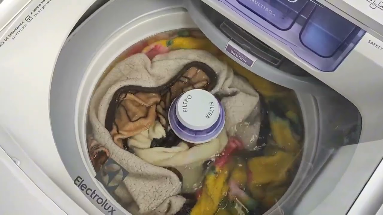 Lavadora eletrolux LAC12 - Lavagem de cobertores no ciclo Coloridas nível edredom 