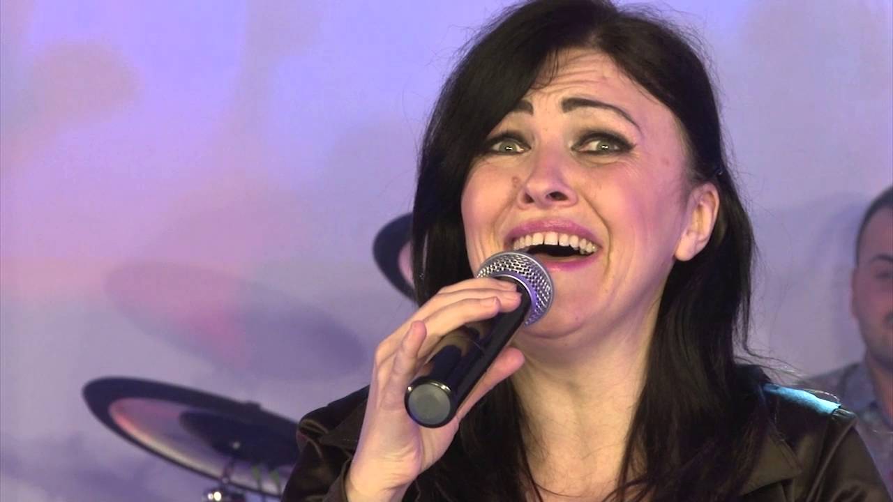 Ne kazuvaj libe dobra nok - Ekstra Bend Skopje&Ani Malinkova - cover Casa Ljubov - YouTube