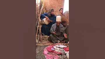 ابويا حارب الانجليز وهوا راكب ع المعيز الحاج قروضه 