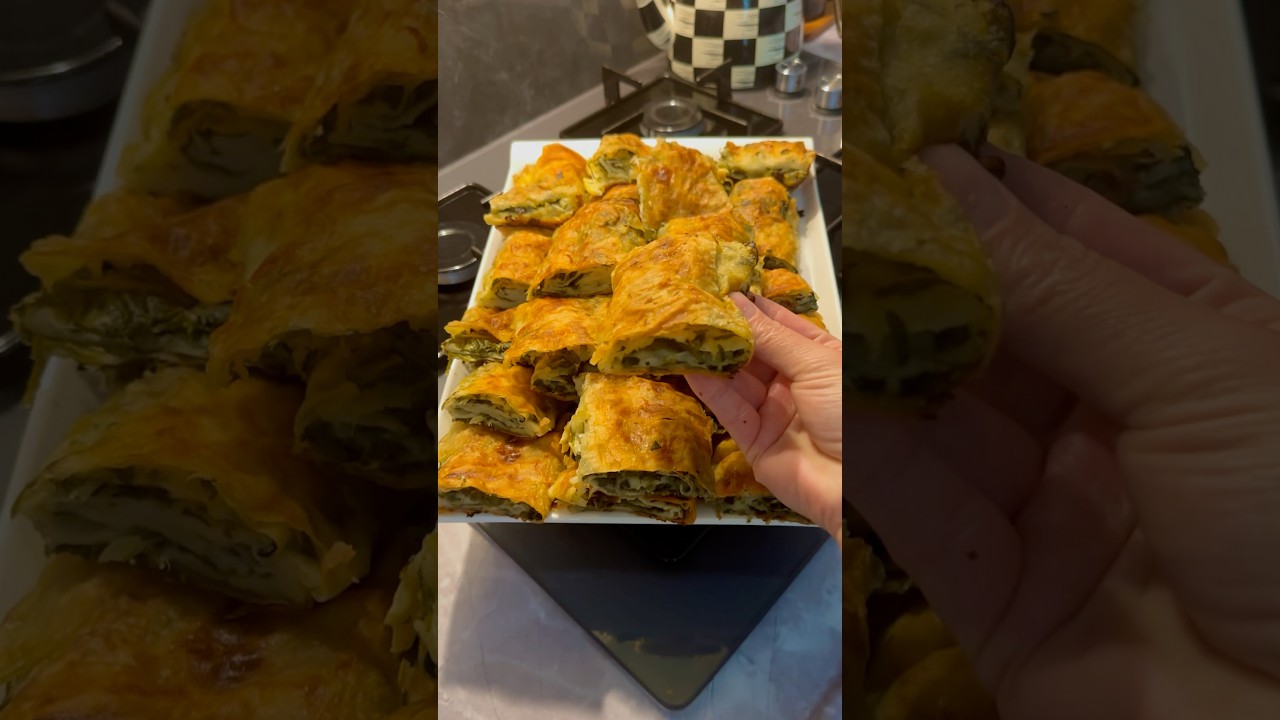 Ispanaklı Börek #börektarifleri Tarif yorumda ❤️👇 Ispanaklı Börek #börektarifleri Tarif yorumda ❤️👇