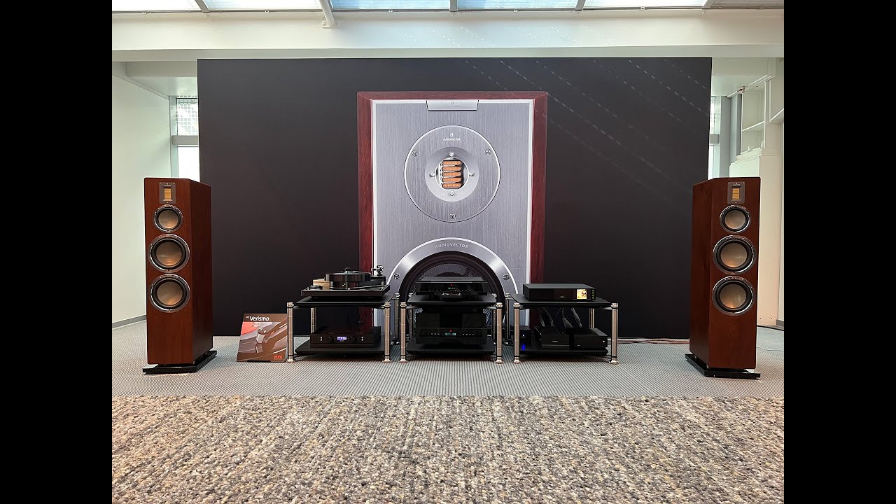 High End Munich 2022 - Audiovector QR 7 - World Premier