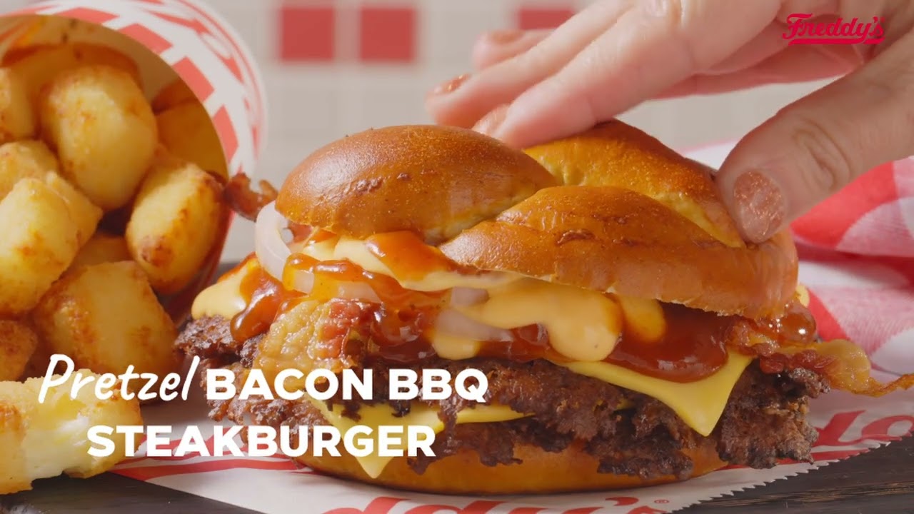 FREDDY'S NEW PRETZEL BACON BBQ STEAKBURGER REVIEW 