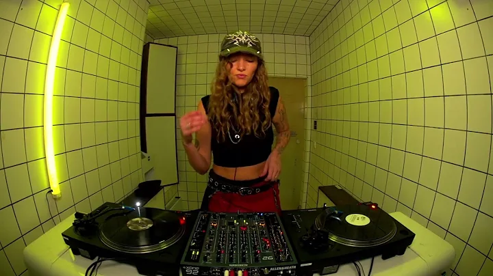 Shaleen | HÖR - December 3 / 2025