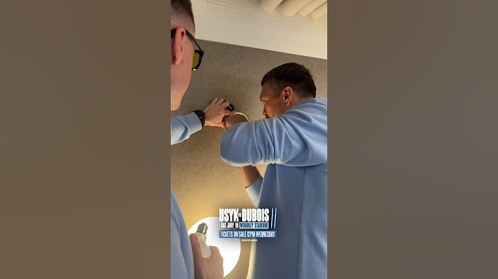 What a man! Oleksandr Usyk fixes TalkSport’s lightbulb 🤣💡