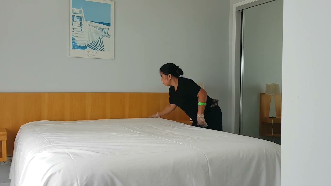 Housekeeping: daily work routine 