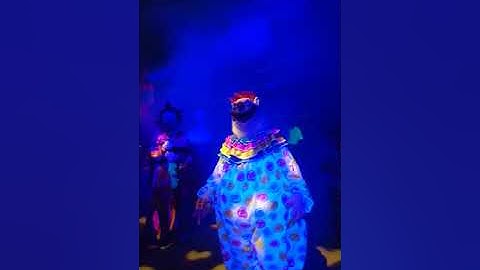 Halloween Horror Nights 28 (Killer Klowns From Outer Space) scare zone- Walk-through