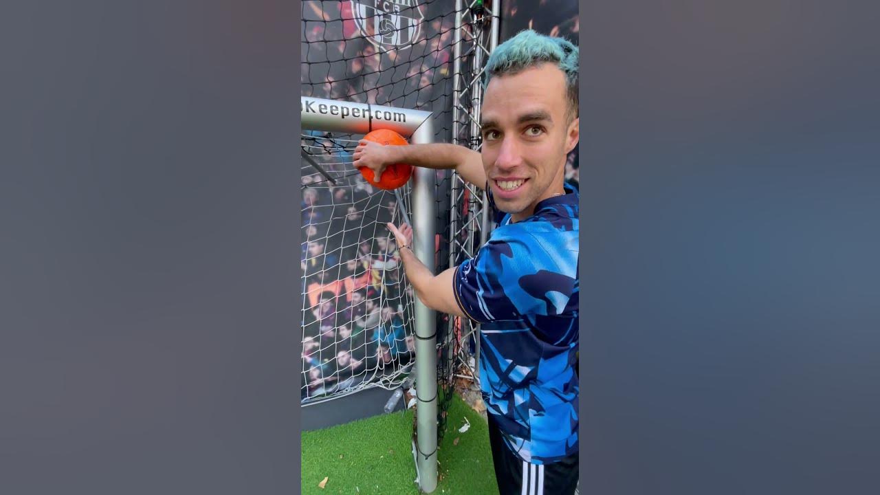 LEO MESSI NO METIÓ GOL AL ROBOKEEPER Y YO LO INTENTO LEO MESSI NO METIÓ GOL AL ROBOKEEPER Y YO LO INTENTO