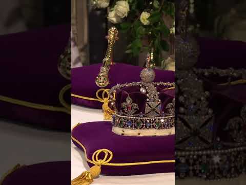 The Queen S Reign Ends Crown Orb Sceptre Are Removed From Coffin In Committal Service Shorts 
