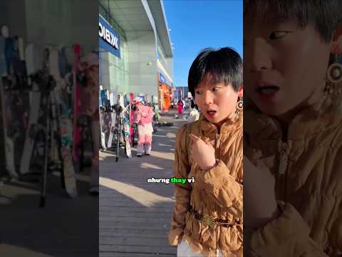 Cô gái phát hiện người theo dõi mình là fan cuồng 😲