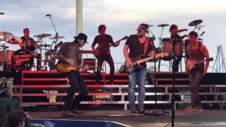 Lee Brice  Seaworld 2/18/17 "Parking Lot Party"