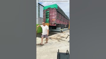 Grain Unloading Genius: Watch This Truck Empty Itself in Seconds