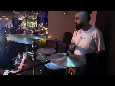 Haris Alexiou -