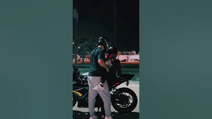 Touchy Motorcyle Backpack😳 #bikergirl #bikercouple #biker#motorcycle #couple#backpack#bikelife