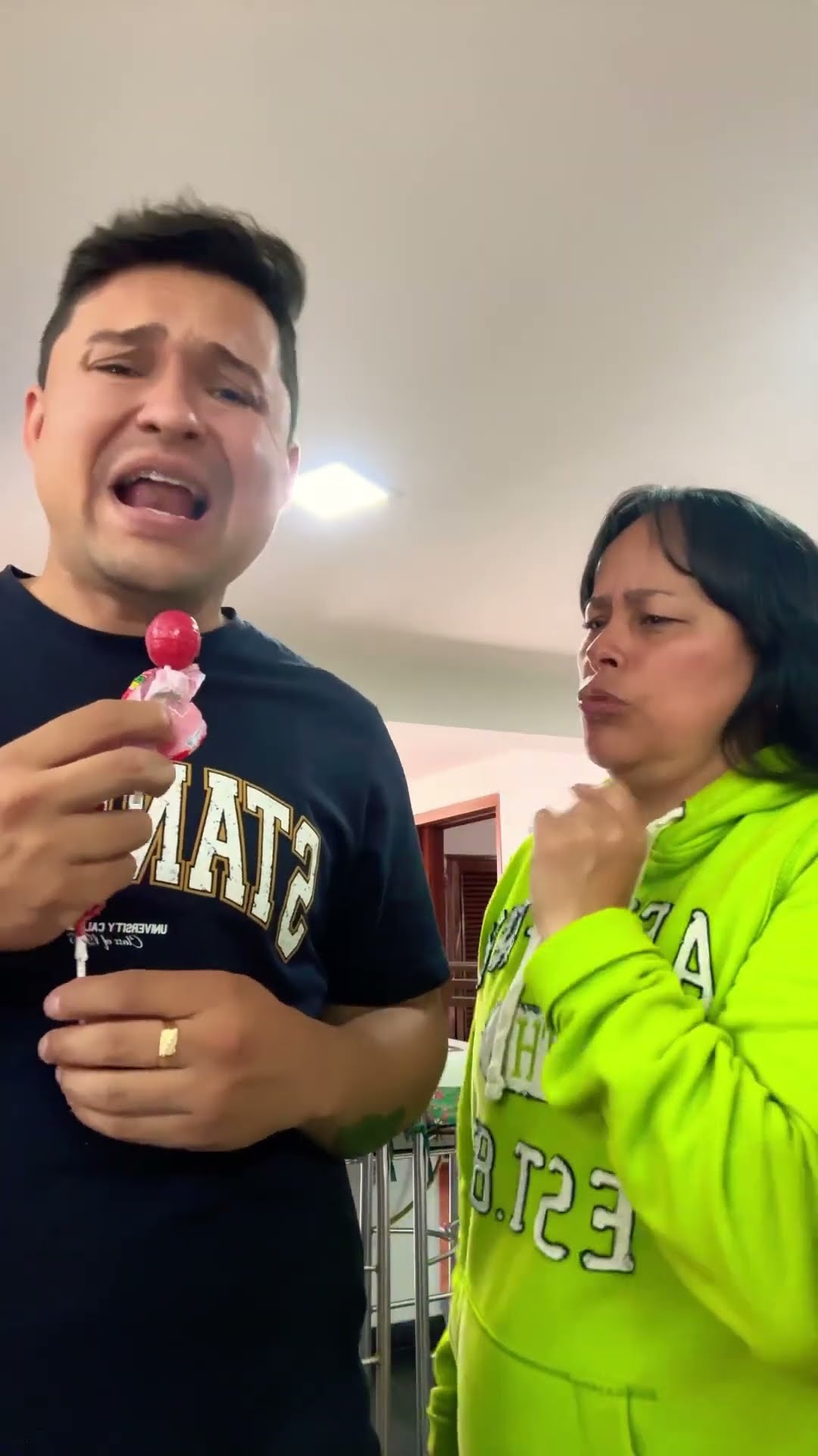 Me toca darle mi otro dulce #humor #frases #comedia #greenscreen #lentejas #cosasdefamilia