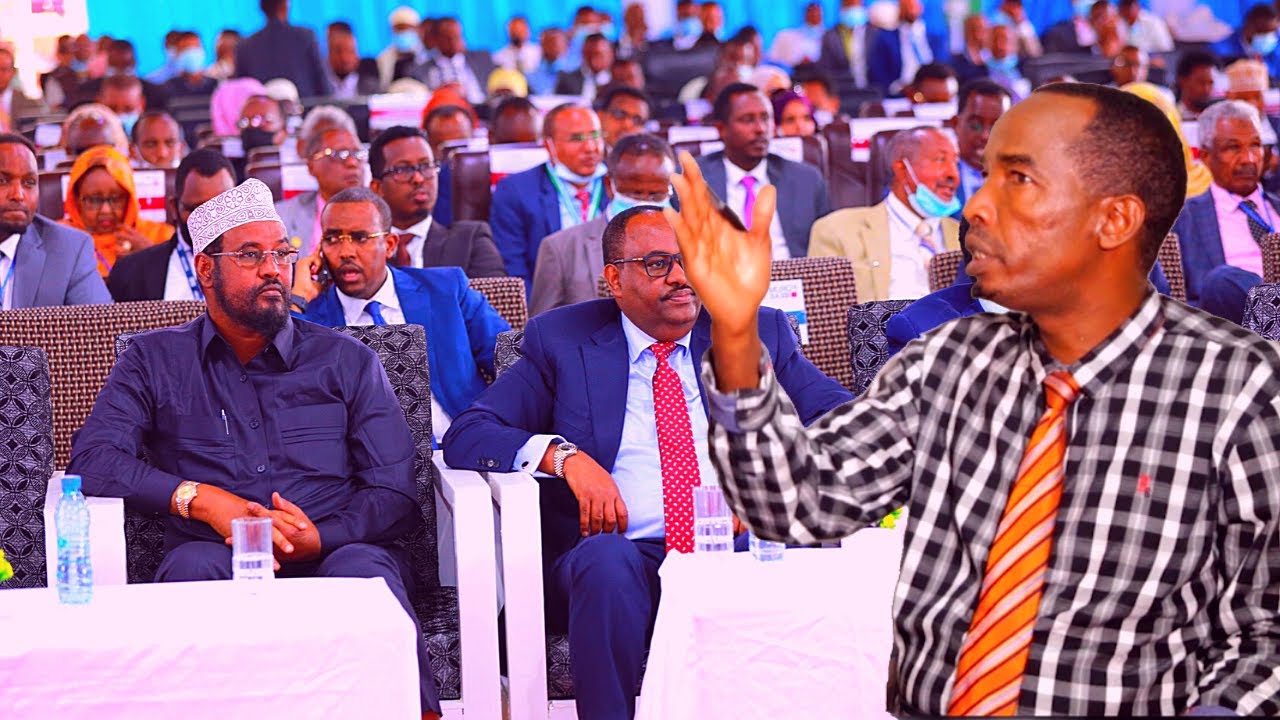 Jaamac Gallad oo si Mug leh Uga Hadlay Shirka Garoowe ee Aragti Wadaagga Soomaalida.