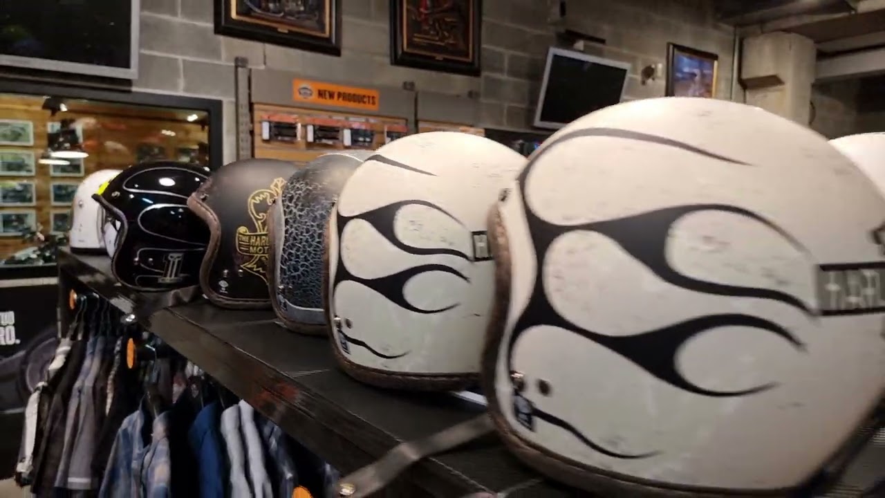 Tantissimi caschi firmati H-D