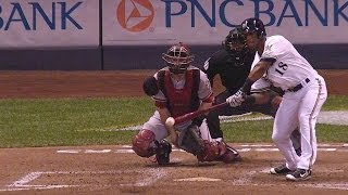 ARI@MIL: Davis swings on a bounced pitch