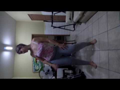 Ensinando minha filha dançar(1)