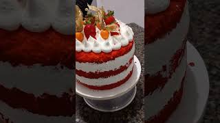 Decoração de Bolo de Leite Ninho com Morango top de verdade 😋