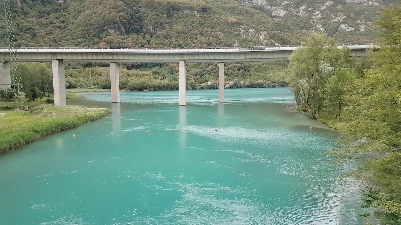 Ponte autostradale sul Lago di Cavazzo - YouTube