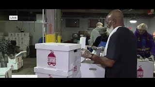 Meals on Wheels delivers hot meals to metro Detroit seniors so they won’t go hungry on Christmas