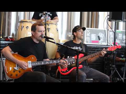 Umphrey's McGee perform "In The Kitchen" (Live on Sound Opinions)