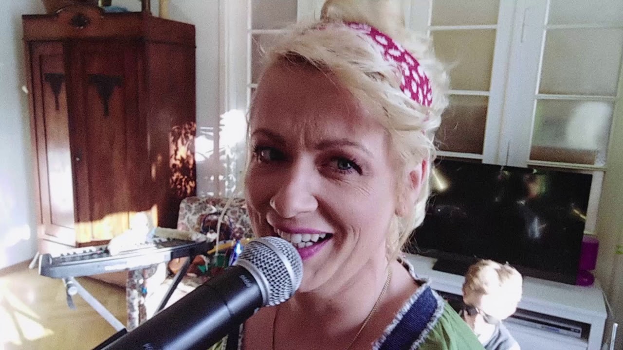 Olga Szomańska (feat. Joanna Kołaczkowska) - Trwa kwarantanna