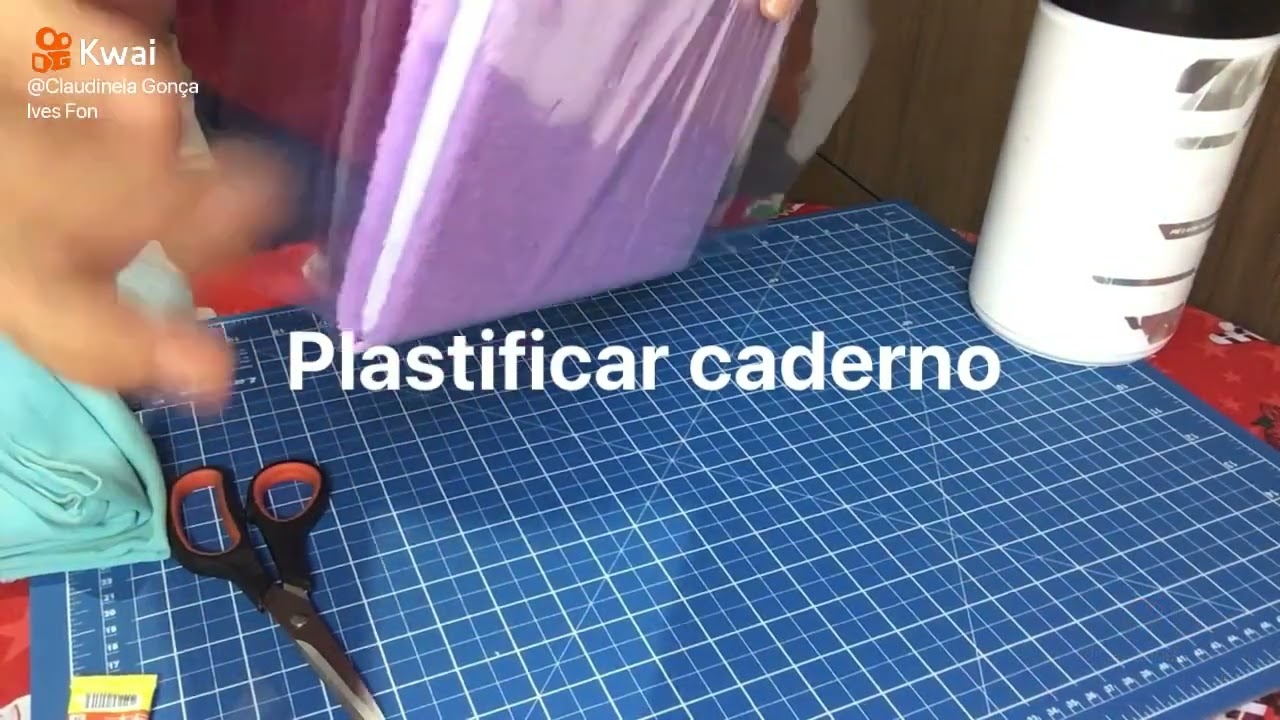 Plastificar caderno com plástico cristal