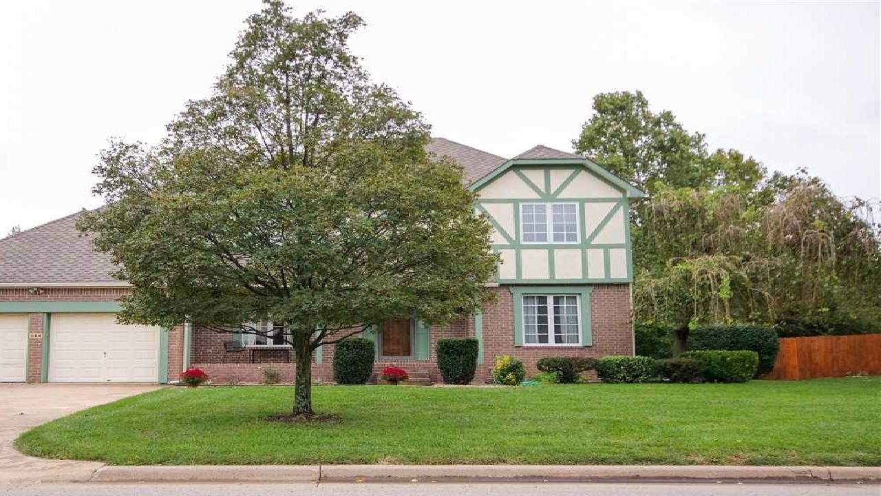 644 N Glendevon Rd, Andover, KS Presented by The Roy Group Team Real