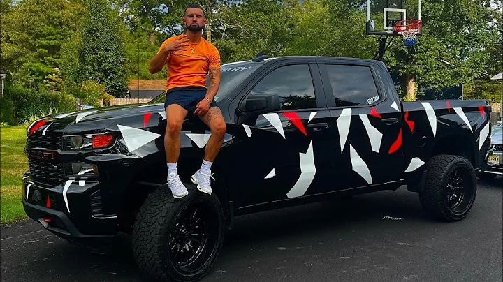 TAKING DELIVERY OF MY TIS 557GB 22x12 WHEELS ON 33s￼🔥