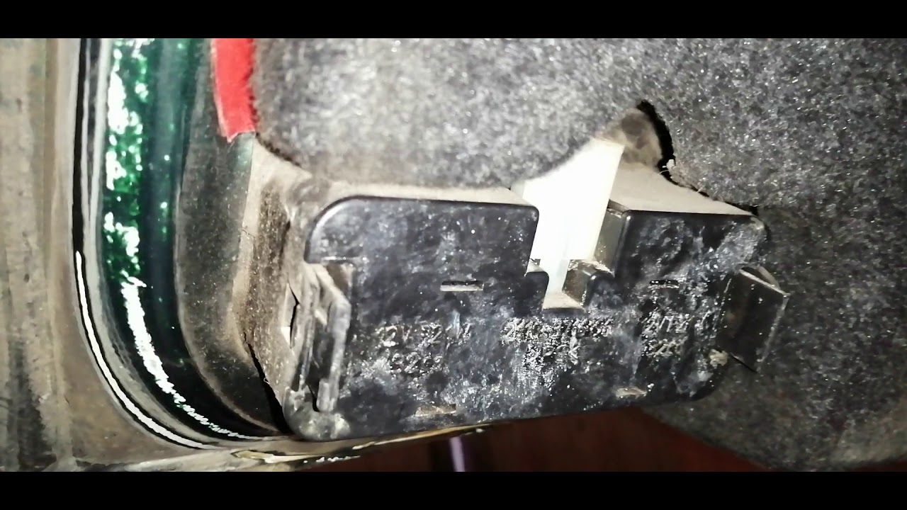 ЗАМЕНА лампочек СТОП СИГНАЛОВ и ЗАДНЕГО ХОДА на ВАЗ 2112 - YouTube