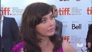 Lisa Ray Chatting With Sympatico At 2009 Tiff