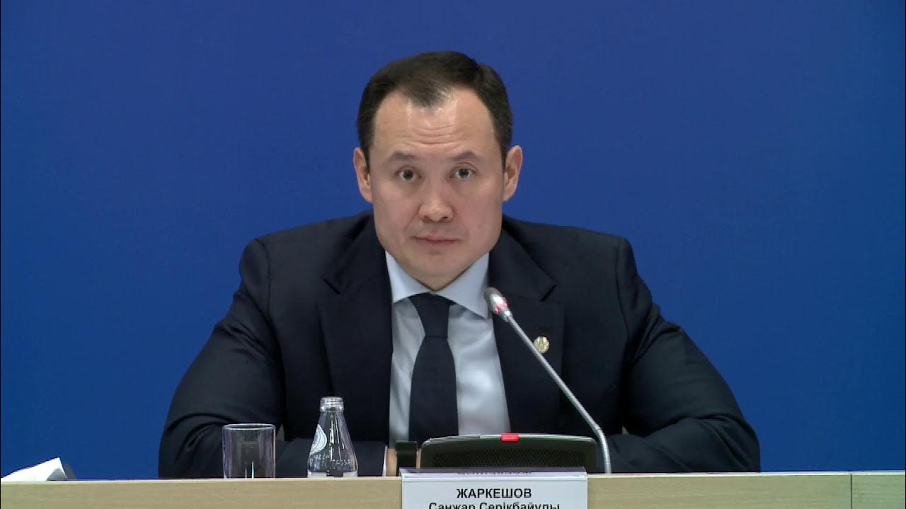 Фитинг бөлмесіндегі қыздың жасырын камерасы