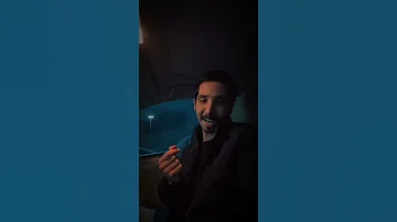 شاعر سمع اسم زوجته المتوفية ساره 