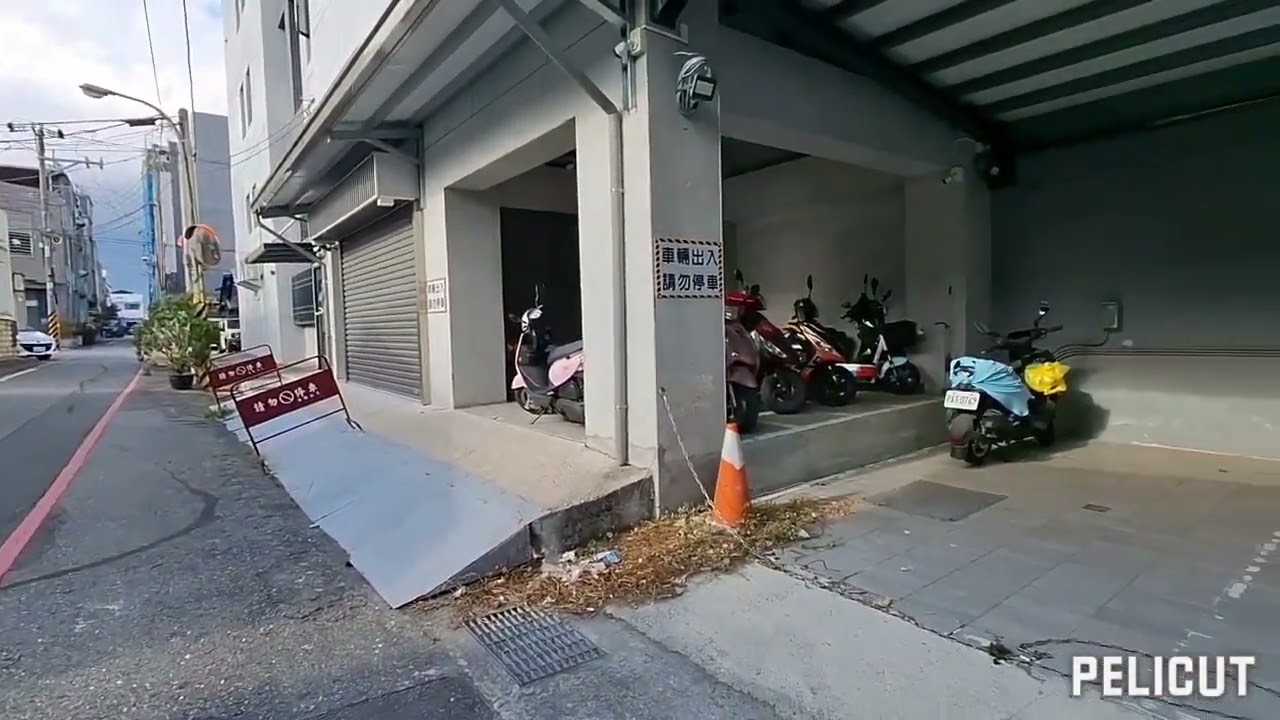 ● 案名：《 售 》 市區／平面車位／3年／華廈／低總價／邊間／3面採光佳／住商／全捷／花蓮房地林孟頤0963-823936／5030799999