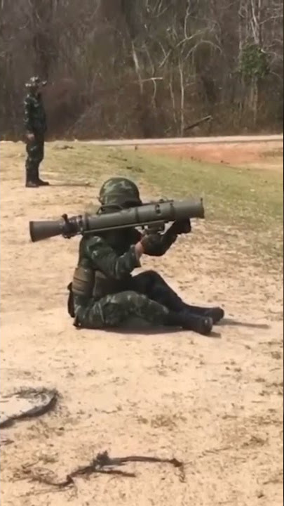 así se dispara un bazuca 😳