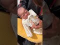 【表情たまらんwww】パパはじめてのミルクチャレンジ🍼