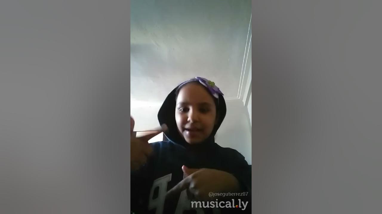 She said hola como esta she said konichiwa YouTube