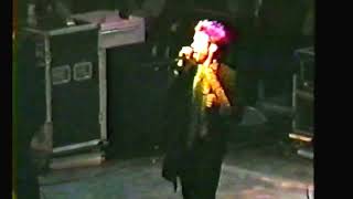 Watch Buckcherry Frontside video