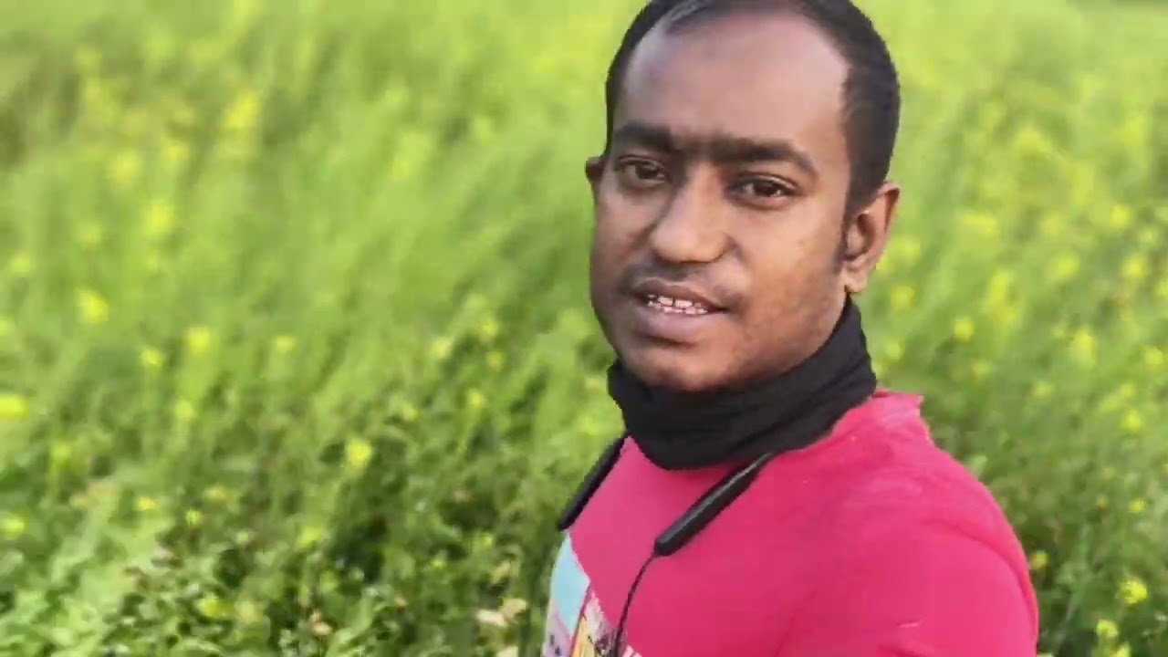 আজ চলে এলাম আমাদের গ্ৰামের চাষের খেতে ঘুরতে 