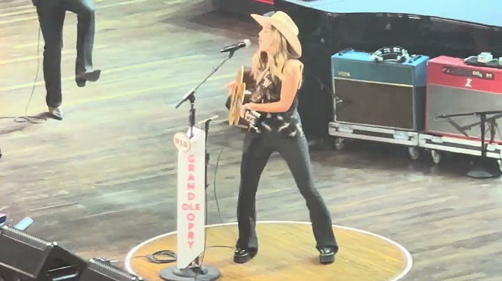 Lainey Wilson in Nashville “Hang Tight Honey” 8/14/24