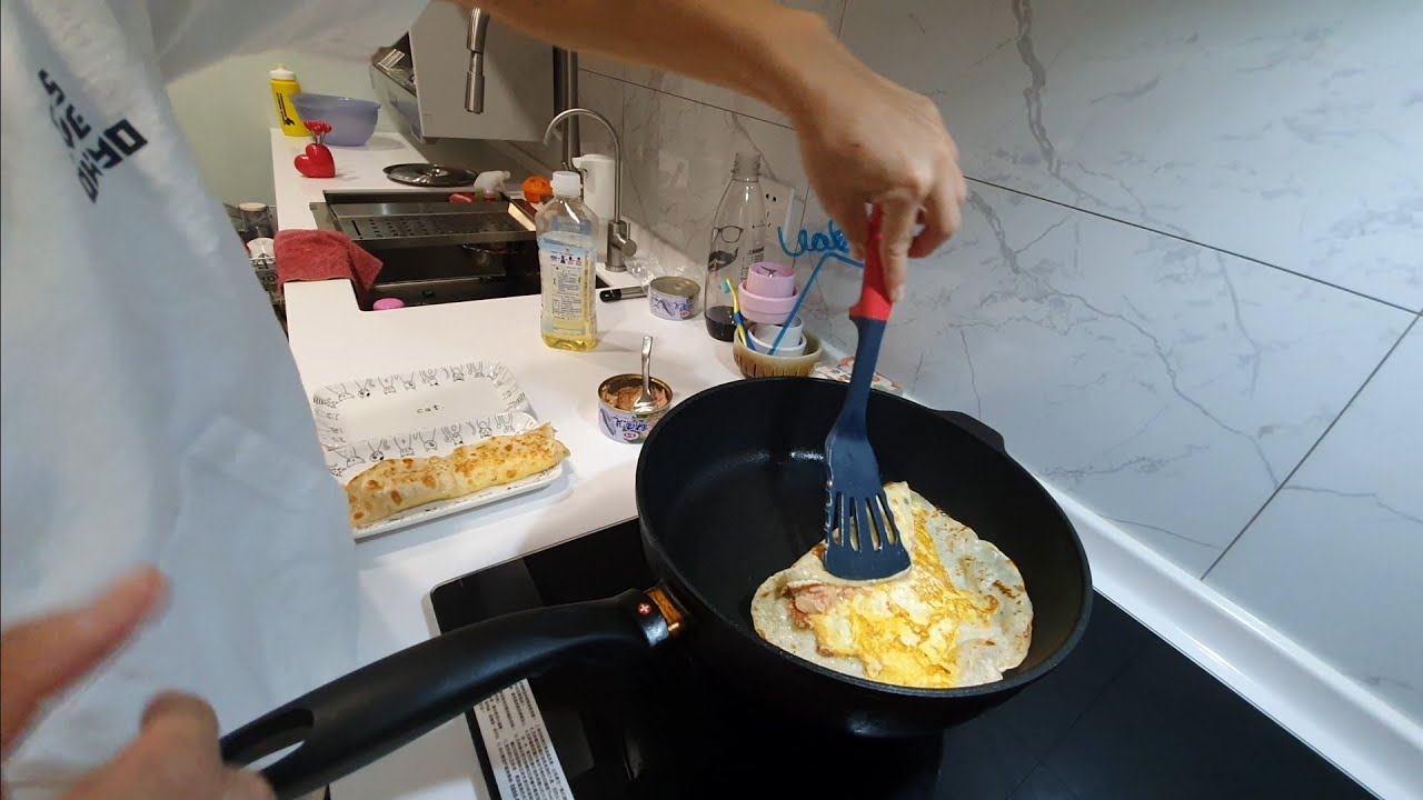 早餐日常 今天好冷睡過頭｜鮪魚蛋餅＋美祿